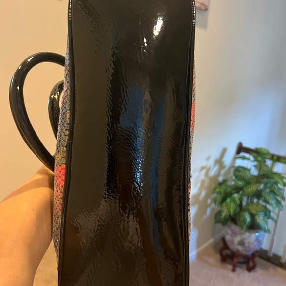 Betsy Johnson Sequined bag! Perfect for the winter Season! EXCELLENT Condition! - Picture 4 of 7